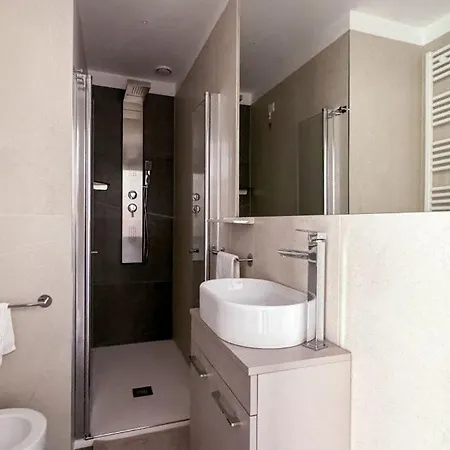 Vienna Hotel 3*